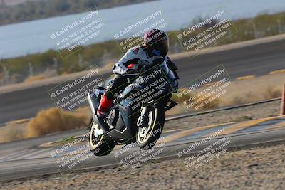 media/Dec-18-2022-SoCal Trackdays (Sun) [[8099a50955]]/Turn 14 (940am)/